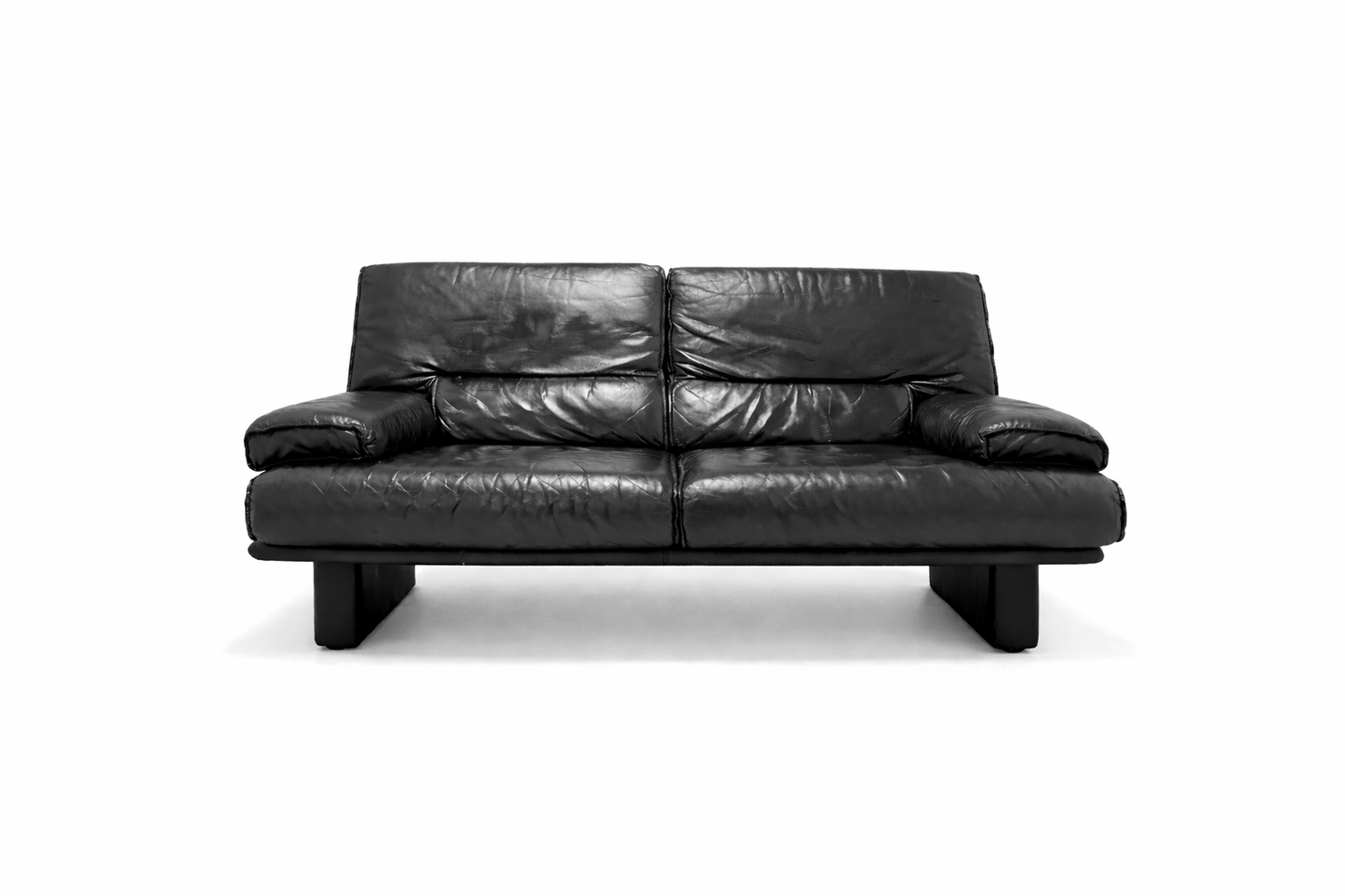 Young International 2-zits bank – Zwart leer – Vintage design sofa